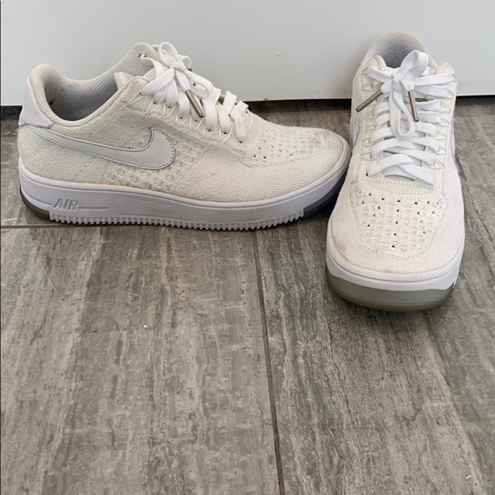 White Nike Air Force 1